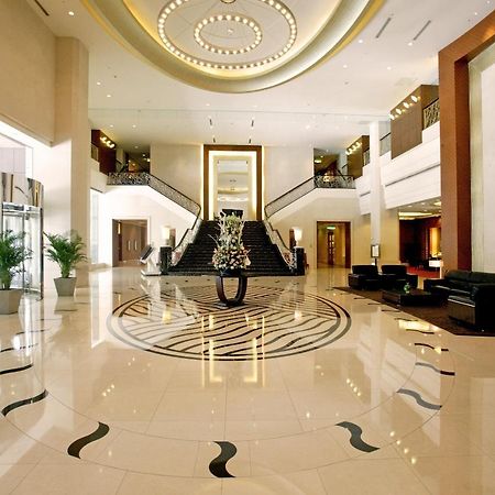 โรงแรมต้าอี้ แลนดิส ไทหนาน ไถหนาน ภายนอก รูปภาพ Lobby