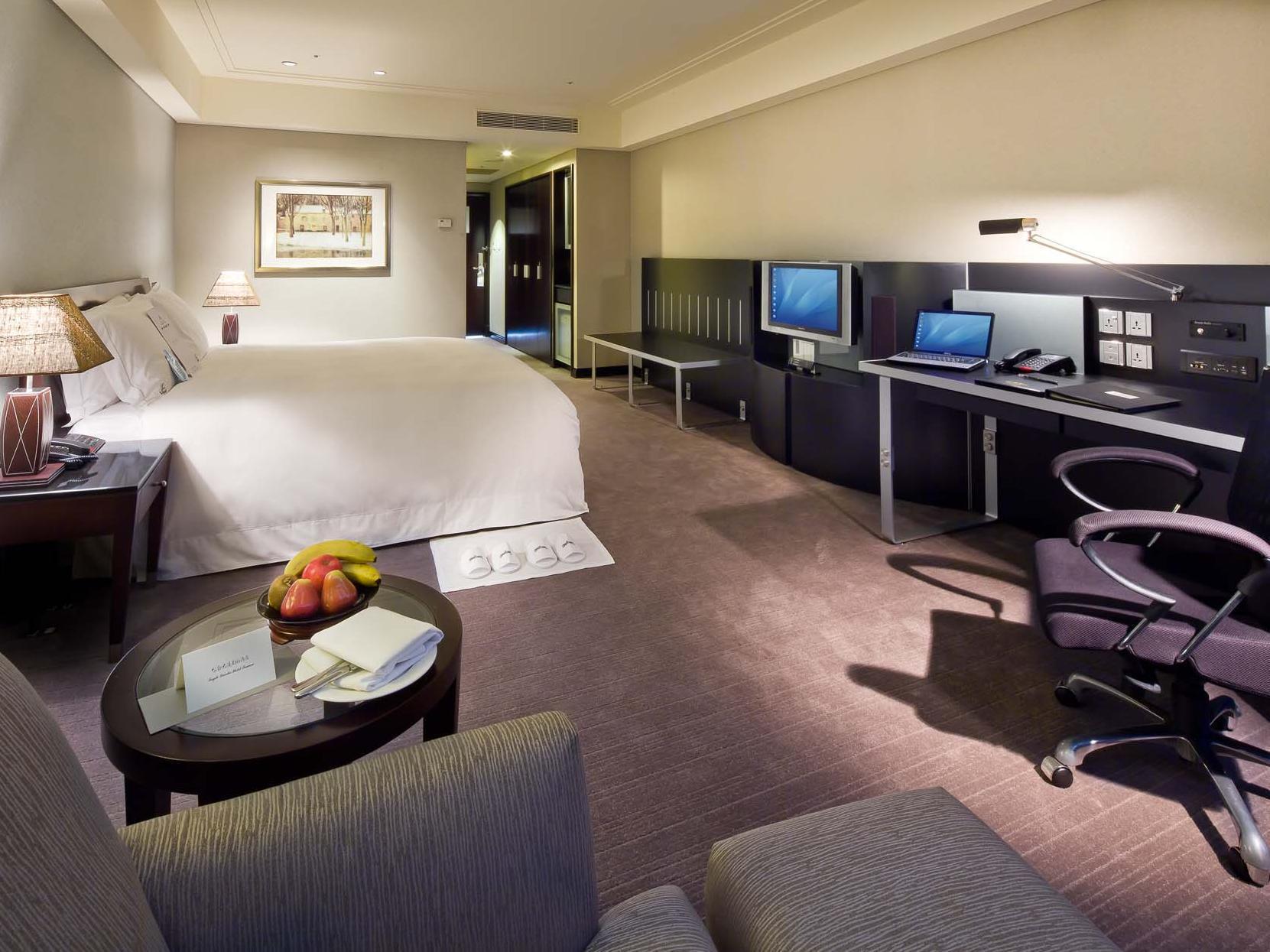 โรงแรมต้าอี้ แลนดิส ไทหนาน ไถหนาน ภายนอก รูปภาพ A room at the hotel