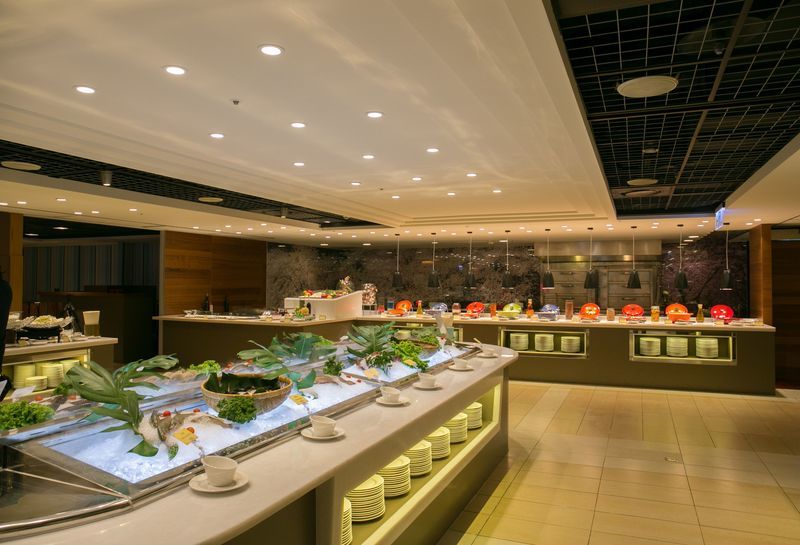 โรงแรมต้าอี้ แลนดิส ไทหนาน ไถหนาน ภายนอก รูปภาพ The buffet at the hotel