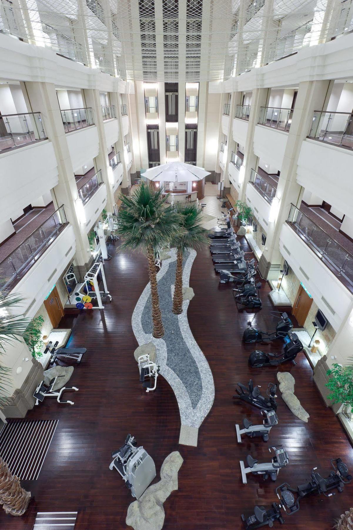 โรงแรมต้าอี้ แลนดิส ไทหนาน ไถหนาน ภายนอก รูปภาพ The Atrium