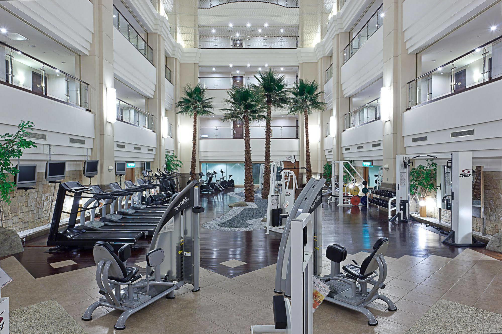 โรงแรมต้าอี้ แลนดิส ไทหนาน ไถหนาน ภายนอก รูปภาพ The gym at the Four Seasons Hotel, Seoul