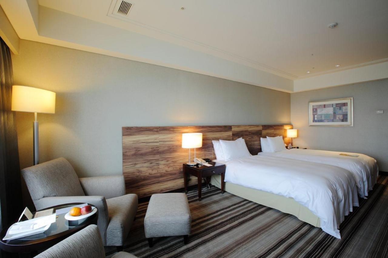โรงแรมต้าอี้ แลนดิส ไทหนาน ไถหนาน ภายนอก รูปภาพ Deluxe Room