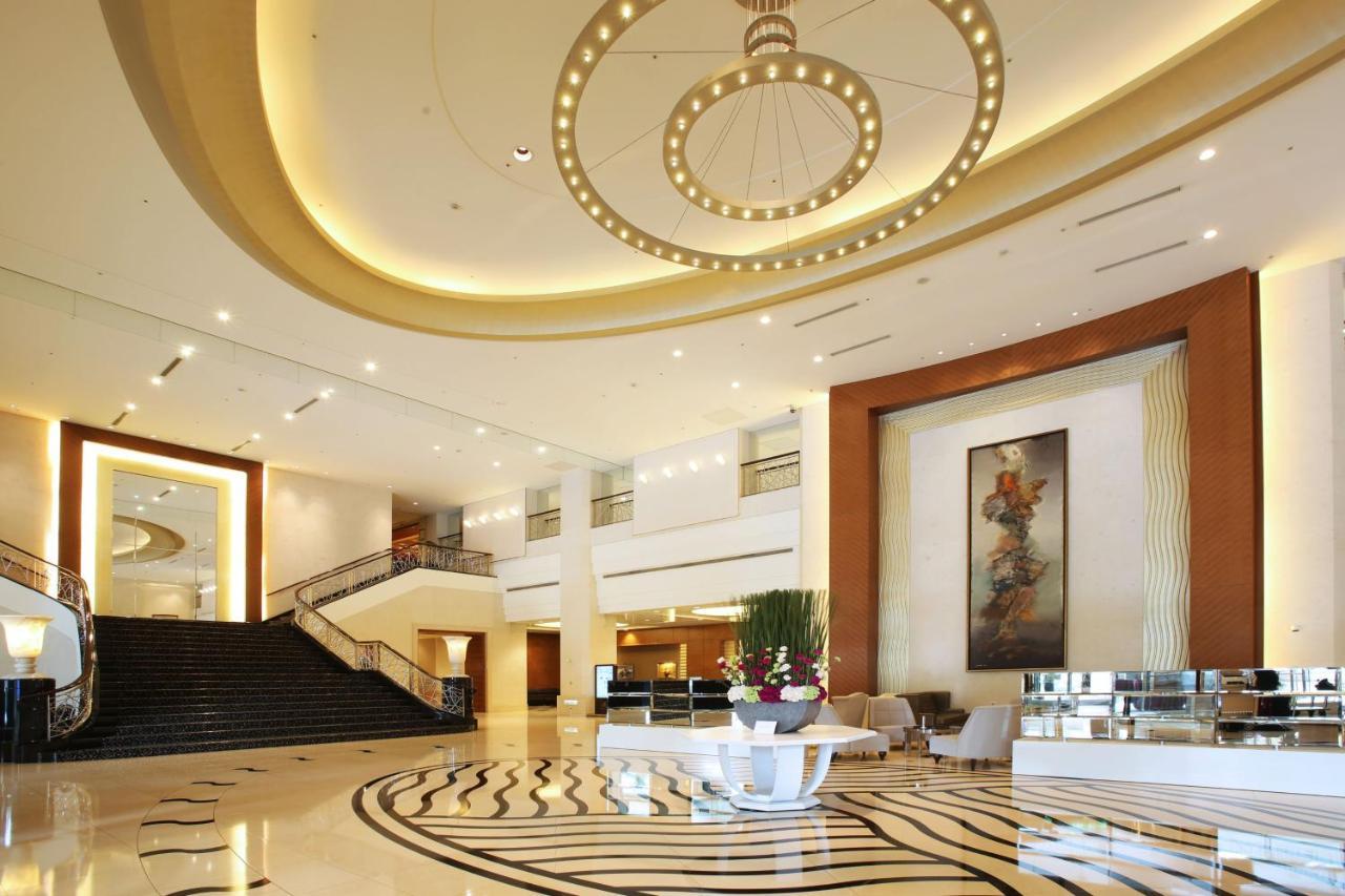 โรงแรมต้าอี้ แลนดิส ไทหนาน ไถหนาน ภายนอก รูปภาพ Lobby