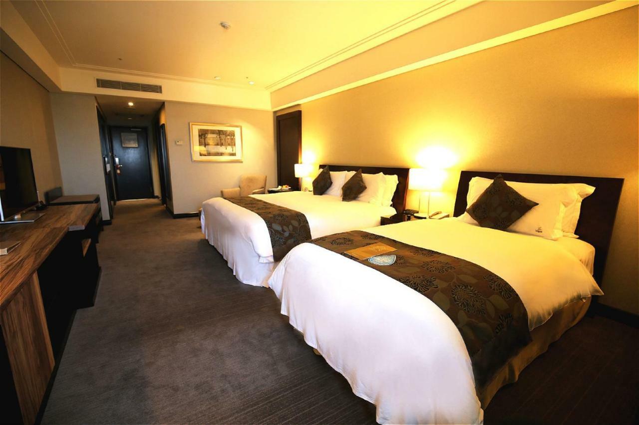 โรงแรมต้าอี้ แลนดิส ไทหนาน ไถหนาน ภายนอก รูปภาพ Deluxe Room