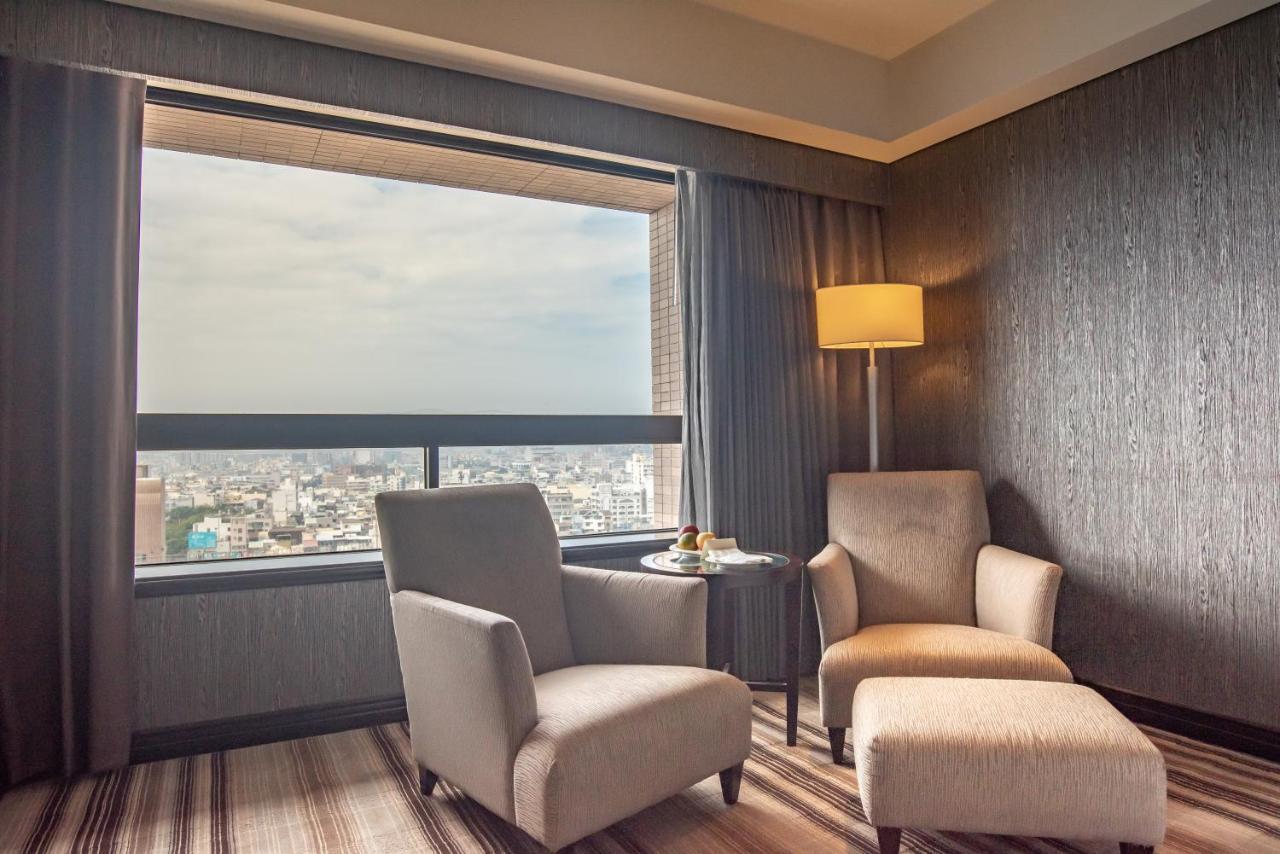 โรงแรมต้าอี้ แลนดิส ไทหนาน ไถหนาน ภายนอก รูปภาพ A room at the hotel